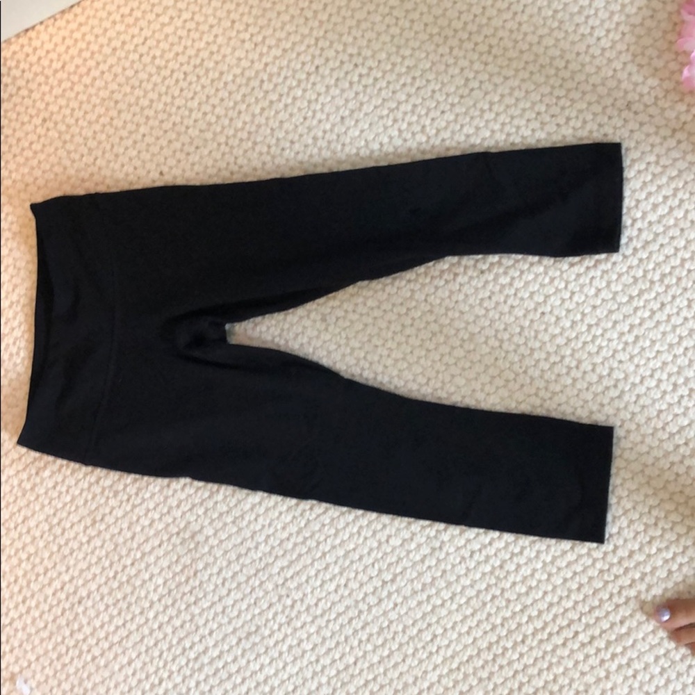 Cropped Lululemon black leggings